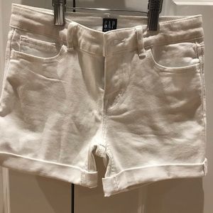 White Gap Girls Stretch Midi Shorts.  Size 10